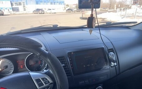 Mitsubishi Outlander III рестайлинг 3, 2008 год, 1 200 000 рублей, 15 фотография