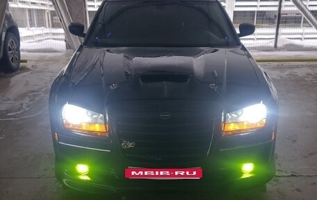 Chrysler 300C II, 2004 год, 980 000 рублей, 2 фотография