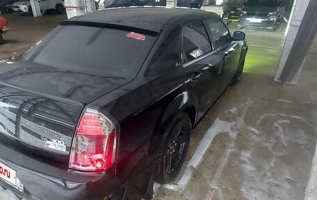 Chrysler 300C II, 2004 год, 980 000 рублей, 13 фотография