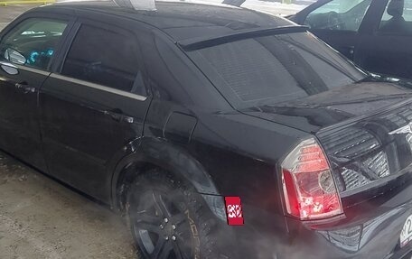 Chrysler 300C II, 2004 год, 980 000 рублей, 10 фотография