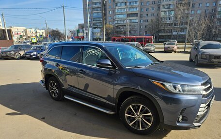 Toyota Highlander III, 2018 год, 3 500 000 рублей, 2 фотография