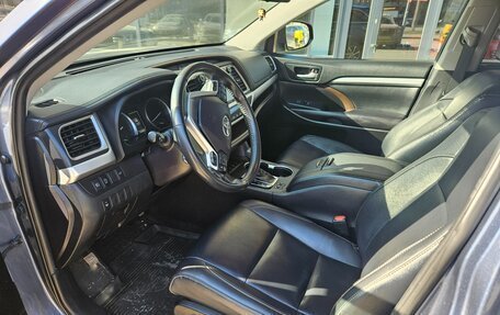 Toyota Highlander III, 2018 год, 3 500 000 рублей, 7 фотография