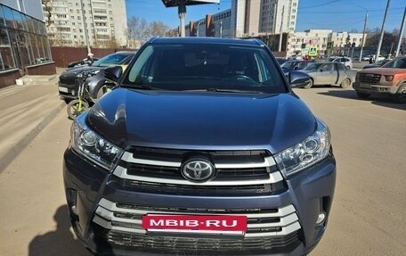 Toyota Highlander III, 2018 год, 3 500 000 рублей, 6 фотография