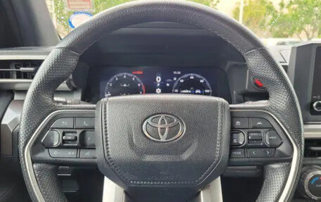 Toyota Tacoma, 2024 год, 6 050 000 рублей, 17 фотография