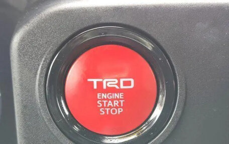 Toyota Tacoma, 2024 год, 6 050 000 рублей, 28 фотография