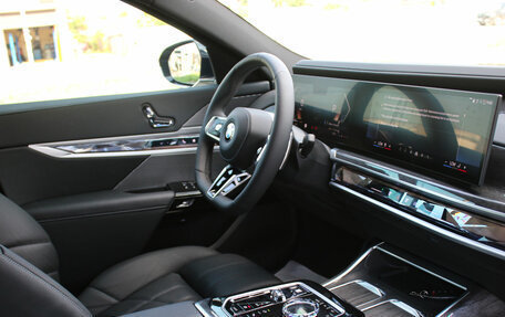 BMW 7 серия, 2024 год, 13 500 000 рублей, 10 фотография