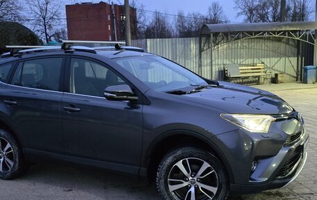 Toyota RAV4, 2015 год, 2 950 000 рублей, 2 фотография
