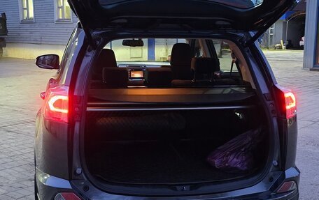 Toyota RAV4, 2015 год, 2 950 000 рублей, 5 фотография