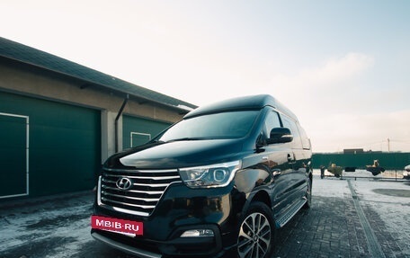 Hyundai Grand Starex Grand Starex I рестайлинг 2, 2019 год, 5 300 000 рублей, 2 фотография