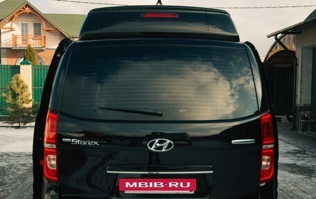 Hyundai Grand Starex Grand Starex I рестайлинг 2, 2019 год, 5 300 000 рублей, 7 фотография