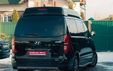 Hyundai Grand Starex Grand Starex I рестайлинг 2, 2019 год, 5 300 000 рублей, 8 фотография