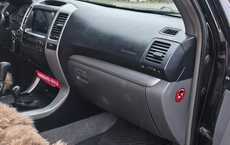 Toyota Land Cruiser Prado 120 рестайлинг, 2005 год, 1 870 000 рублей, 10 фотография