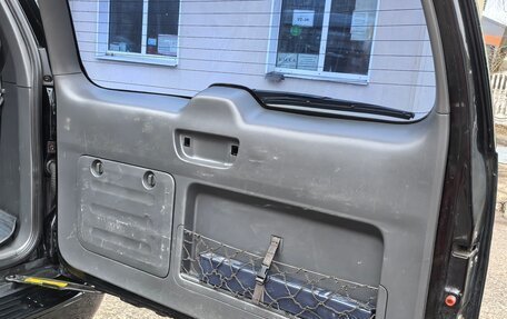 Toyota Land Cruiser Prado 120 рестайлинг, 2005 год, 1 870 000 рублей, 23 фотография