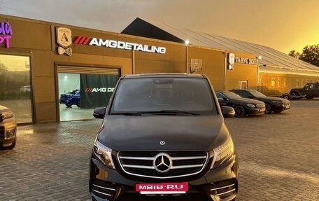 Mercedes-Benz V-Класс, 2019 год, 3 900 000 рублей, 2 фотография