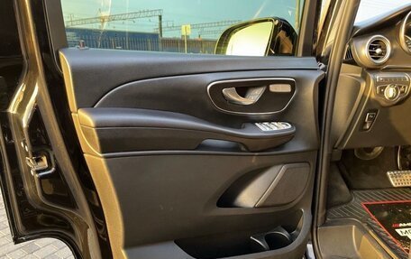 Mercedes-Benz V-Класс, 2019 год, 3 900 000 рублей, 14 фотография