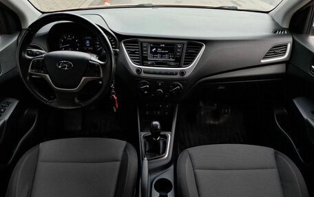 Hyundai Solaris II рестайлинг, 2018 год, 1 050 000 рублей, 8 фотография