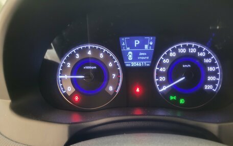 Hyundai Solaris II рестайлинг, 2013 год, 750 000 рублей, 18 фотография