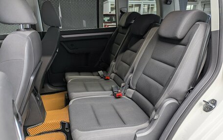 Volkswagen Touran III, 2011 год, 1 150 000 рублей, 14 фотография