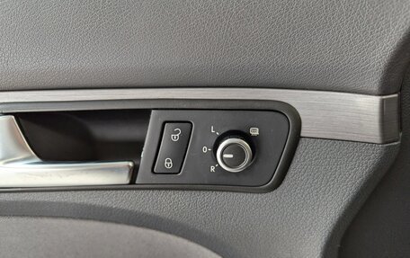 Volkswagen Touran III, 2011 год, 1 150 000 рублей, 28 фотография