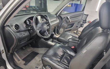 Toyota RAV4, 2004 год, 1 200 000 рублей, 13 фотография