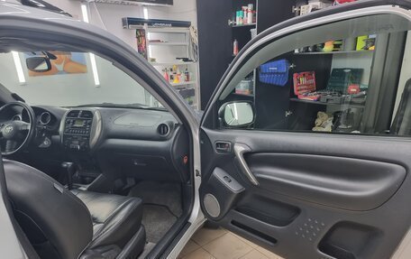 Toyota RAV4, 2004 год, 1 200 000 рублей, 18 фотография