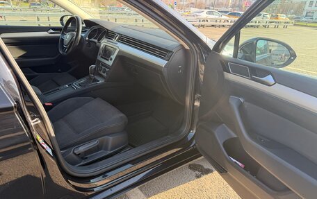 Volkswagen Passat B8 рестайлинг, 2017 год, 1 530 000 рублей, 10 фотография