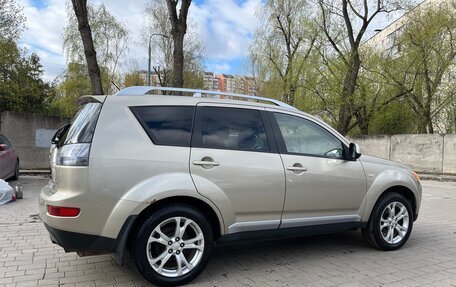 Mitsubishi Outlander III рестайлинг 3, 2007 год, 1 150 000 рублей, 3 фотография