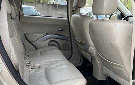 Mitsubishi Outlander III рестайлинг 3, 2007 год, 1 150 000 рублей, 15 фотография