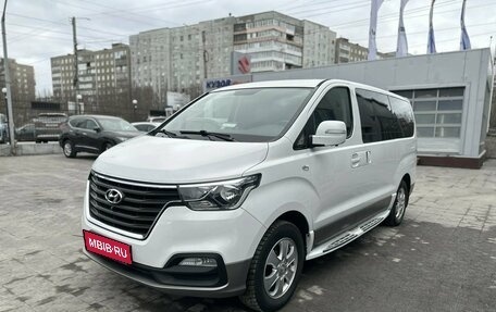Hyundai Grand Starex Grand Starex I рестайлинг 2, 2019 год, 3 499 000 рублей, 1 фотография