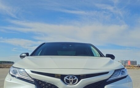 Toyota Camry, 2021 год, 5 990 000 рублей, 1 фотография