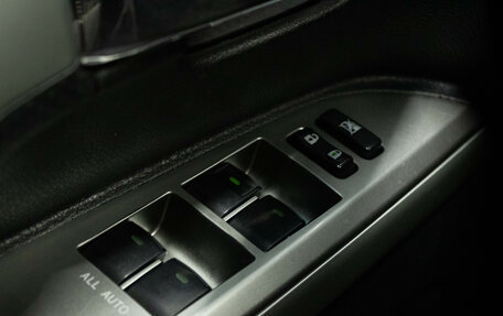 Toyota Land Cruiser 200, 2013 год, 2 999 000 рублей, 15 фотография