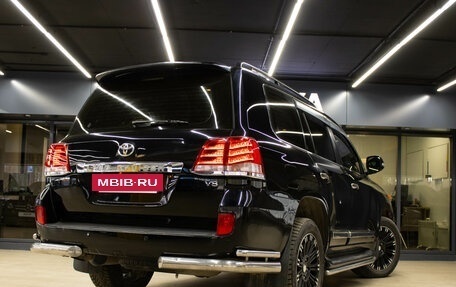 Toyota Land Cruiser 200, 2013 год, 2 999 000 рублей, 6 фотография