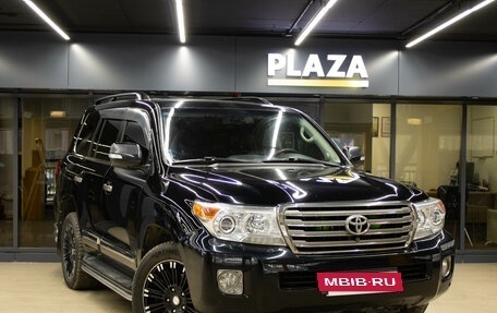 Toyota Land Cruiser 200, 2013 год, 2 999 000 рублей, 2 фотография