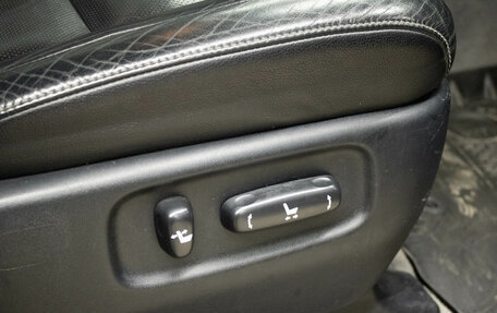 Toyota Land Cruiser 200, 2013 год, 2 999 000 рублей, 31 фотография