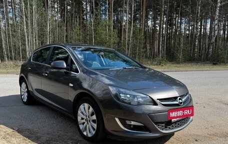 Opel Astra J, 2013 год, 800 000 рублей, 6 фотография