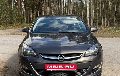 Opel Astra J, 2013 год, 800 000 рублей, 2 фотография