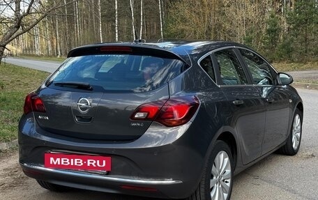 Opel Astra J, 2013 год, 800 000 рублей, 4 фотография
