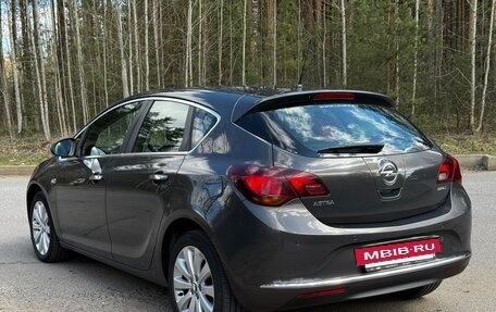 Opel Astra J, 2013 год, 800 000 рублей, 5 фотография