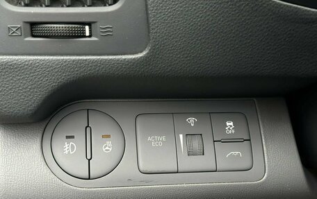 Hyundai Grand Starex Grand Starex I рестайлинг 2, 2019 год, 3 499 000 рублей, 7 фотография