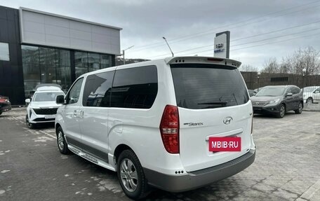 Hyundai Grand Starex Grand Starex I рестайлинг 2, 2019 год, 3 499 000 рублей, 2 фотография