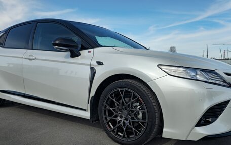 Toyota Camry, 2021 год, 5 990 000 рублей, 6 фотография