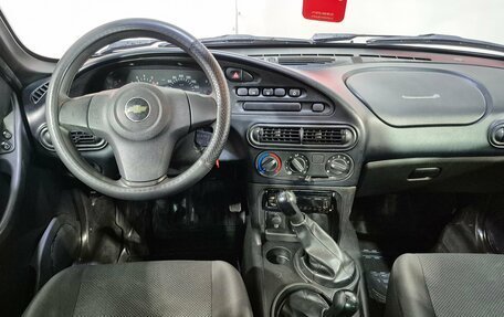 Chevrolet Niva I рестайлинг, 2015 год, 592 000 рублей, 10 фотография