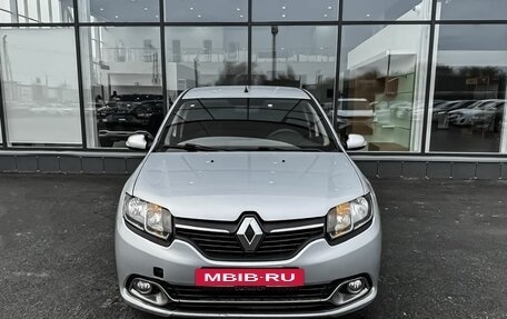 Renault Logan II, 2017 год, 650 000 рублей, 3 фотография
