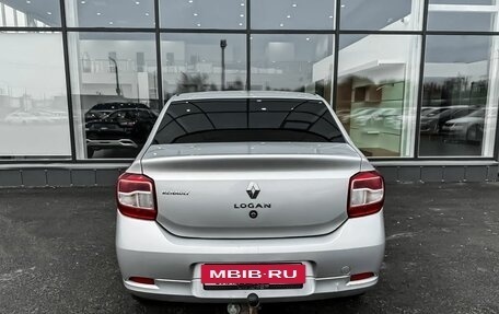 Renault Logan II, 2017 год, 650 000 рублей, 4 фотография