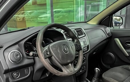 Renault Logan II, 2017 год, 650 000 рублей, 11 фотография