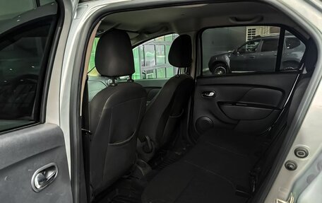 Renault Logan II, 2017 год, 650 000 рублей, 12 фотография