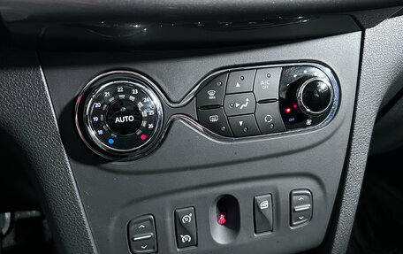 Renault Sandero II рестайлинг, 2017 год, 1 068 000 рублей, 19 фотография