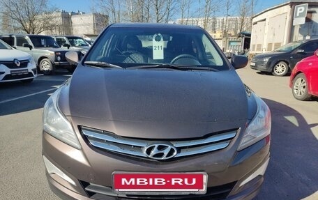Hyundai Solaris II рестайлинг, 2015 год, 799 000 рублей, 2 фотография