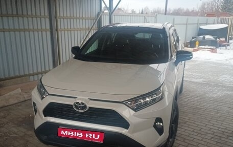 Toyota RAV4, 2021 год, 3 700 000 рублей, 1 фотография