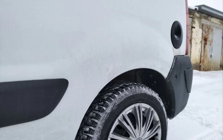 Renault Kangoo II рестайлинг, 2005 год, 400 000 рублей, 35 фотография